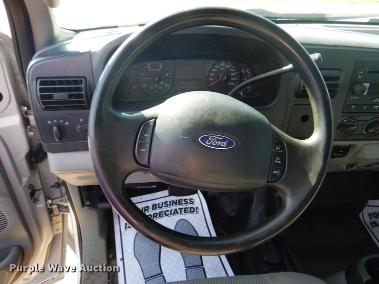 image for item DN6510 2005 Ford F450 Super Duty XLT  SuperCab flatbed truck