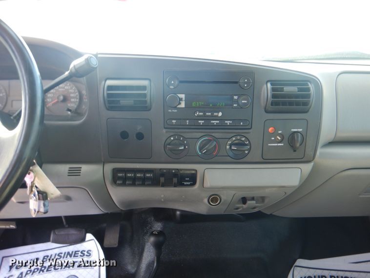 image for item DN6510 2005 Ford F450 Super Duty XLT  SuperCab flatbed truck