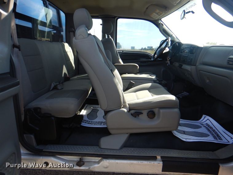 image for item DN6510 2005 Ford F450 Super Duty XLT  SuperCab flatbed truck