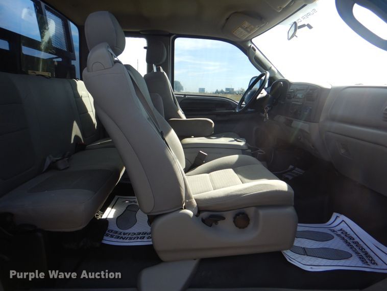 image for item DN6510 2005 Ford F450 Super Duty XLT  SuperCab flatbed truck