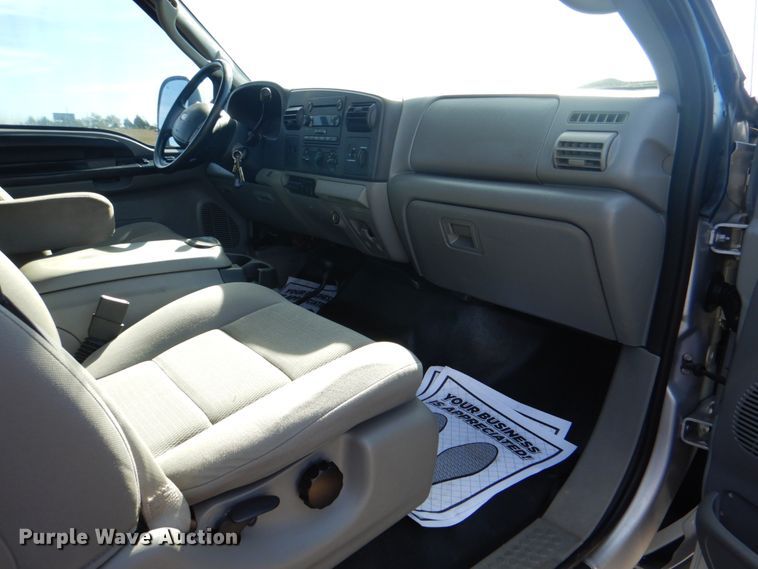 image for item DN6510 2005 Ford F450 Super Duty XLT  SuperCab flatbed truck