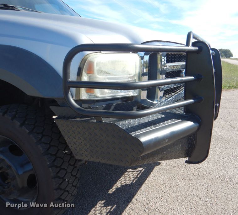 image for item DN6510 2005 Ford F450 Super Duty XLT  SuperCab flatbed truck
