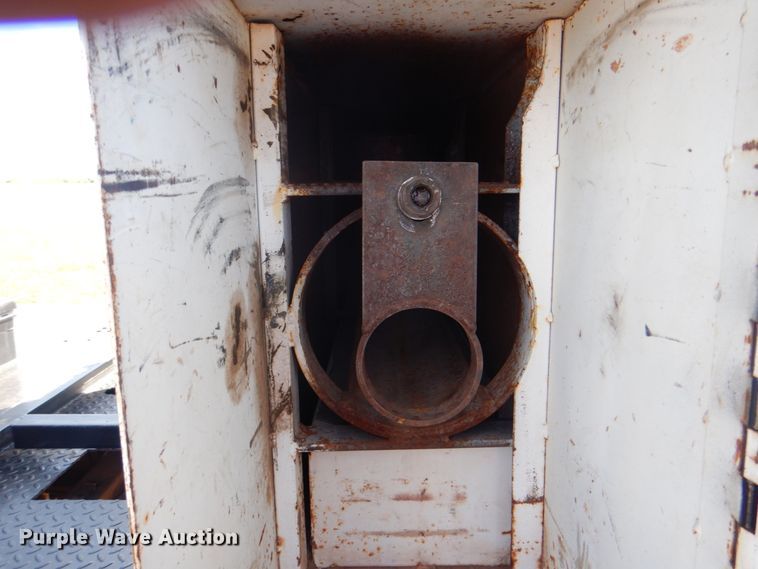 image for item DN6510 2005 Ford F450 Super Duty XLT  SuperCab flatbed truck