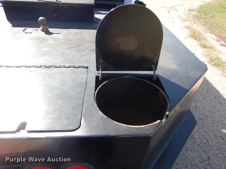 image for item DN6510 2005 Ford F450 Super Duty XLT  SuperCab flatbed truck