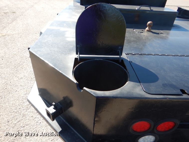 image for item DN6510 2005 Ford F450 Super Duty XLT  SuperCab flatbed truck