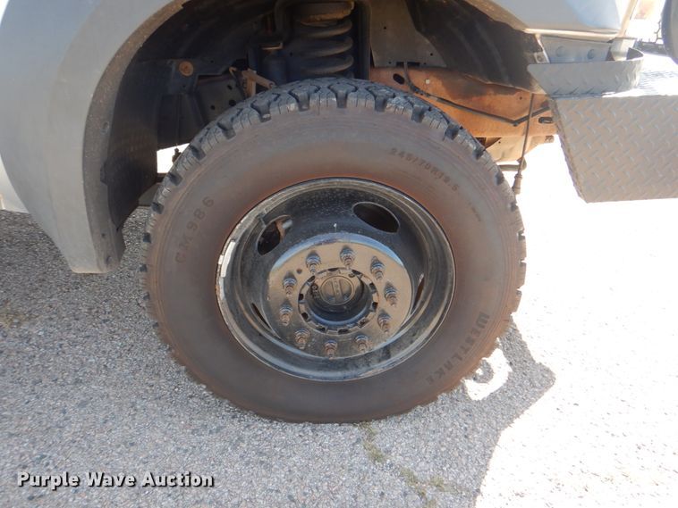 image for item DN6510 2005 Ford F450 Super Duty XLT  SuperCab flatbed truck