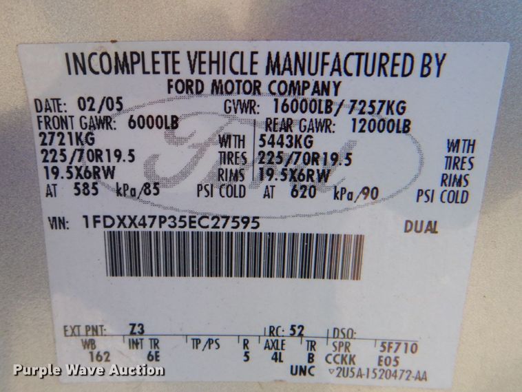 image for item DN6510 2005 Ford F450 Super Duty XLT  SuperCab flatbed truck