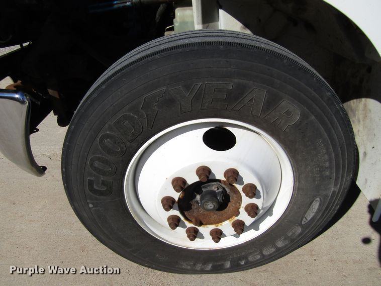 image for item EV9367 2007 International 4200  box truck