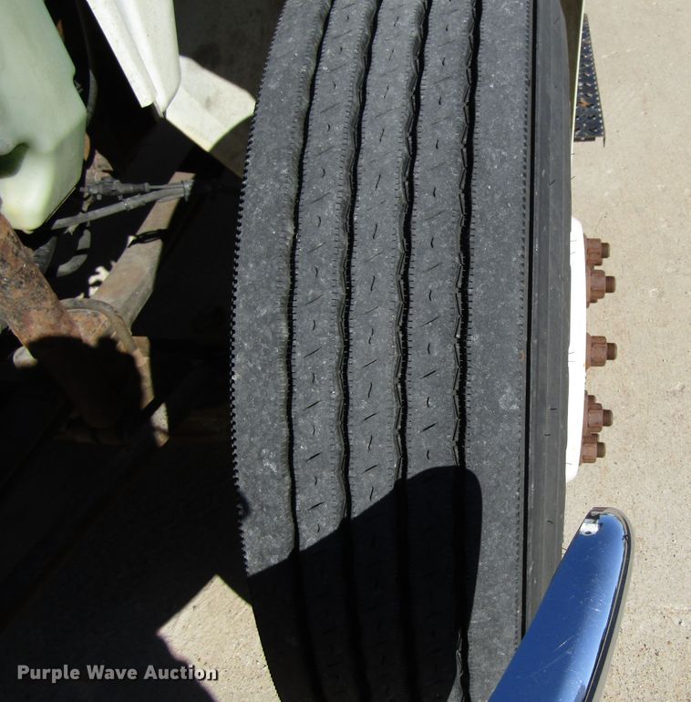 image for item EV9367 2007 International 4200  box truck