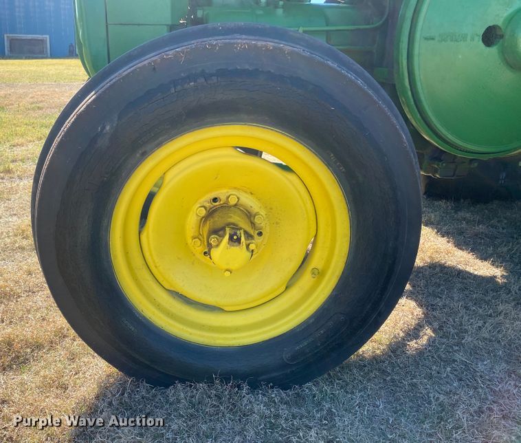 image for item EX9658 1949 John Deere D  tractor