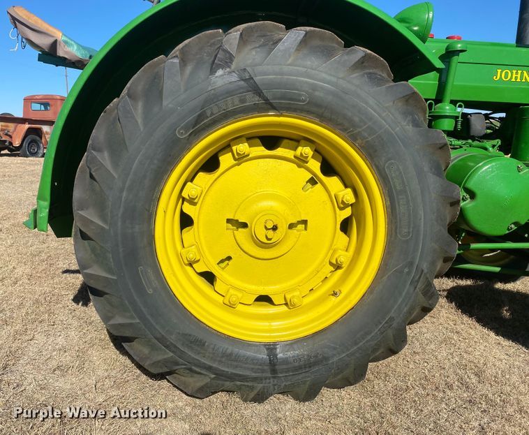 image for item EX9658 1949 John Deere D  tractor