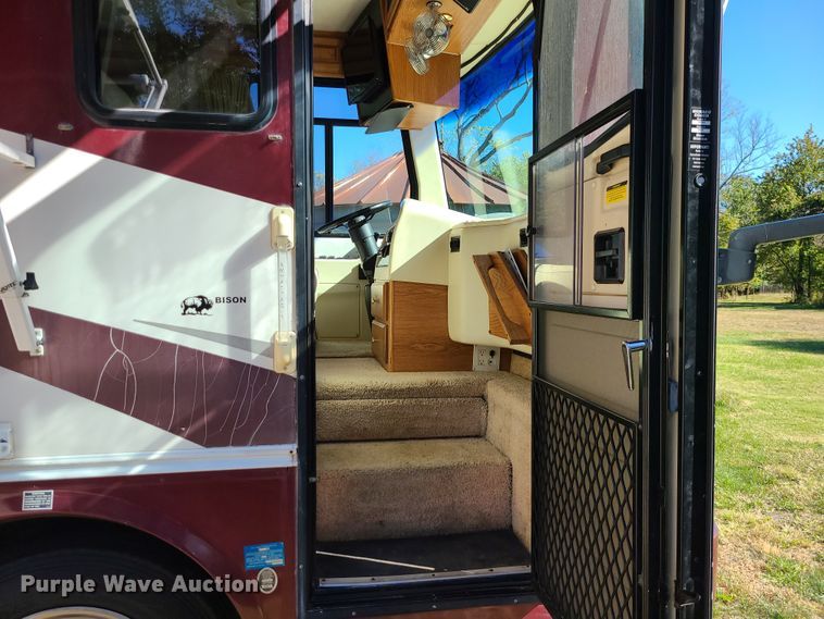 image for item EZ9185 2000 Holiday Rambler Ambassador  RV