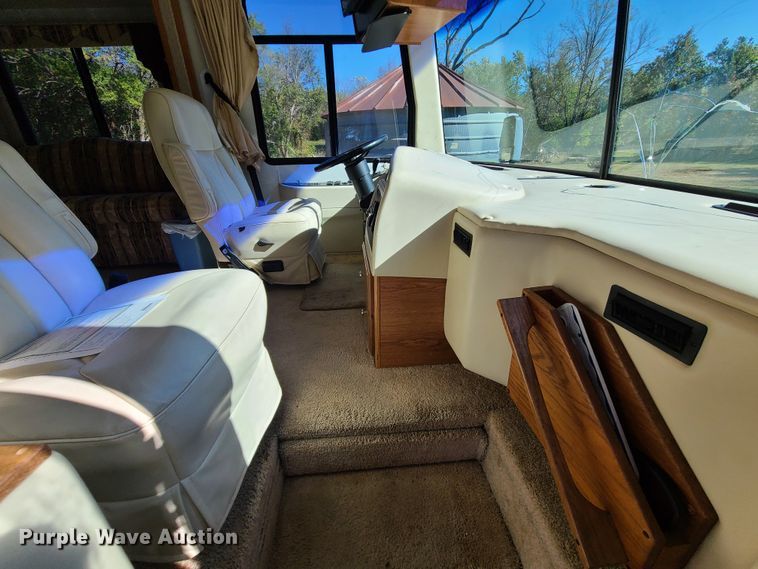 image for item EZ9185 2000 Holiday Rambler Ambassador  RV