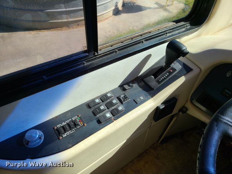 image for item EZ9185 2000 Holiday Rambler Ambassador  RV