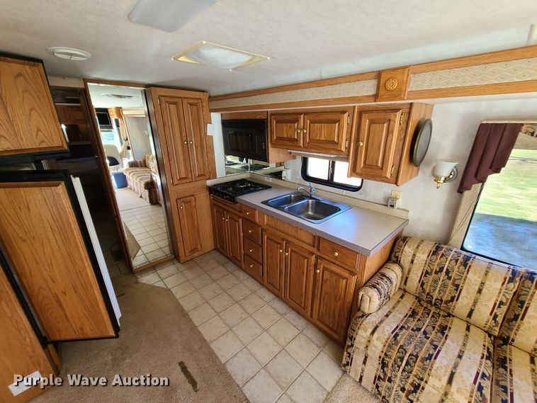 image for item EZ9185 2000 Holiday Rambler Ambassador  RV