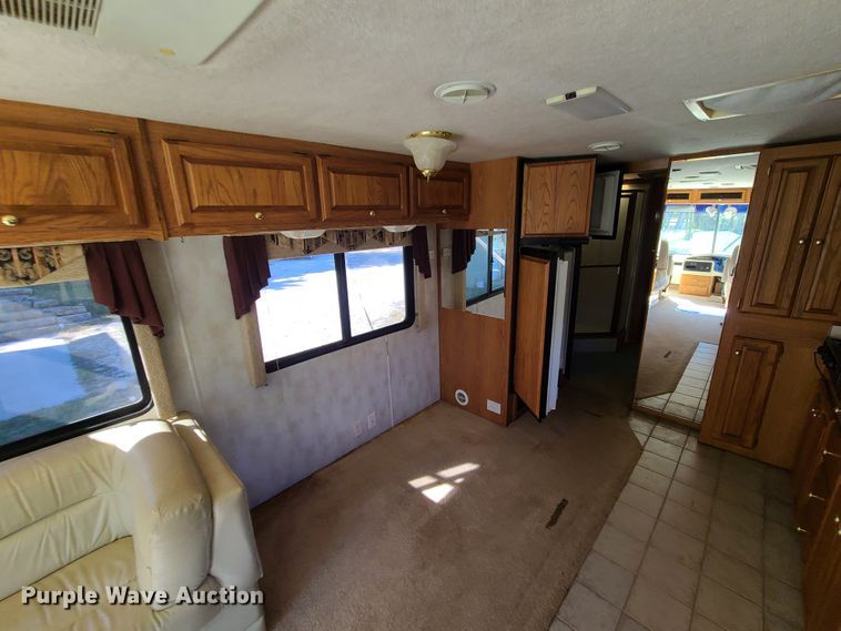 image for item EZ9185 2000 Holiday Rambler Ambassador  RV