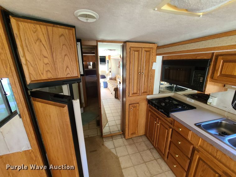 image for item EZ9185 2000 Holiday Rambler Ambassador  RV