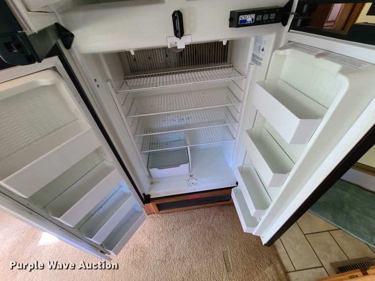 image for item EZ9185 2000 Holiday Rambler Ambassador  RV