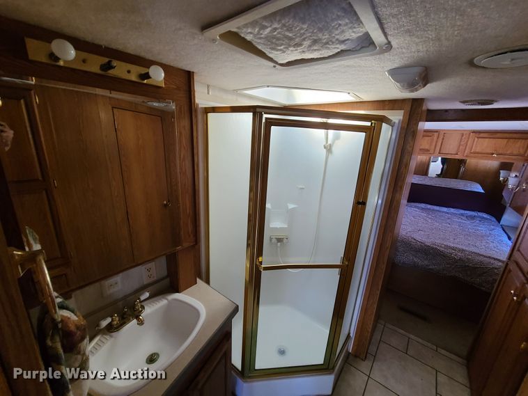 image for item EZ9185 2000 Holiday Rambler Ambassador  RV