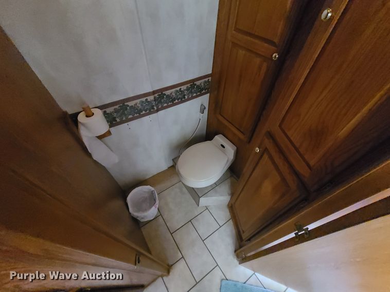 image for item EZ9185 2000 Holiday Rambler Ambassador  RV