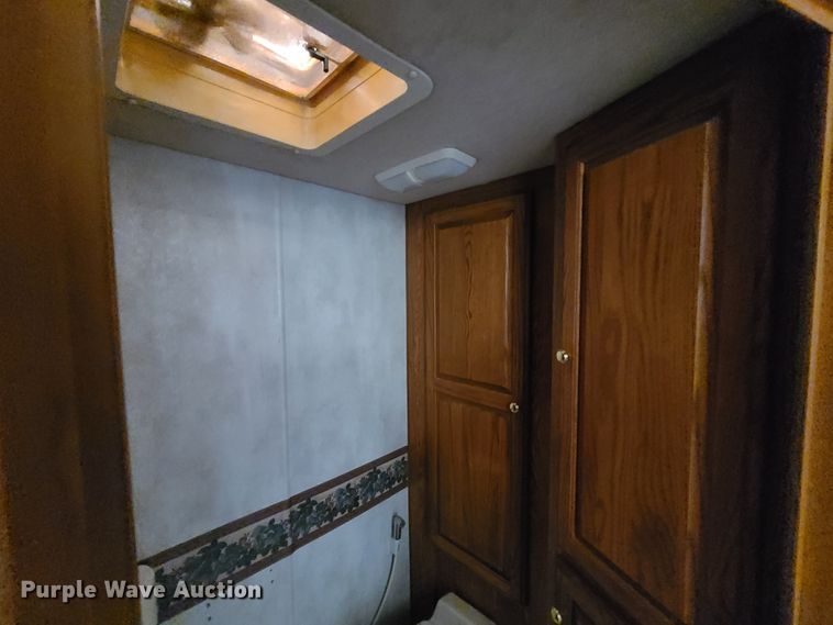 image for item EZ9185 2000 Holiday Rambler Ambassador  RV