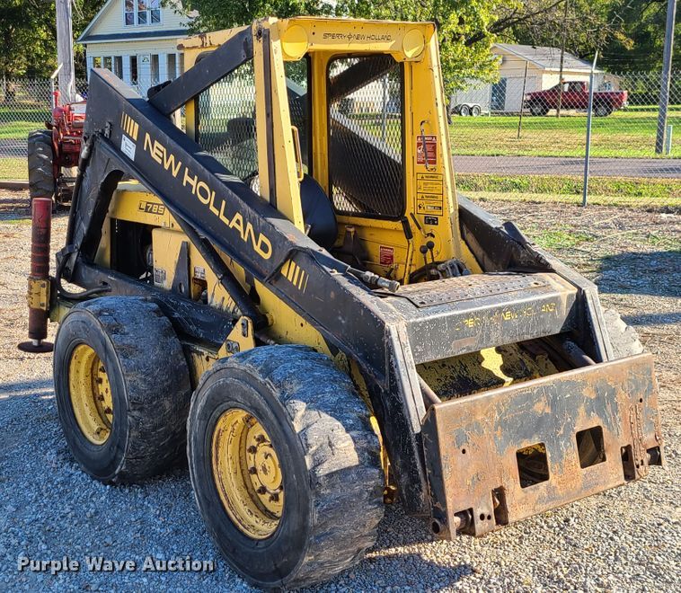 image for item GO9448 1985 New Holland L785  skid steer loader