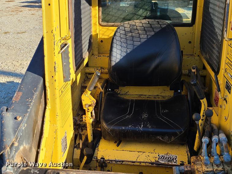 image for item GO9448 1985 New Holland L785  skid steer loader