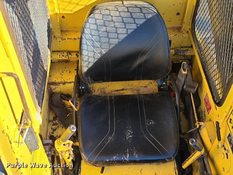 image for item GO9448 1985 New Holland L785  skid steer loader