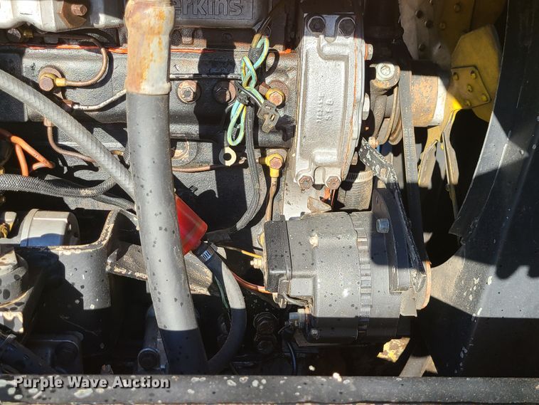 image for item GO9448 1985 New Holland L785  skid steer loader