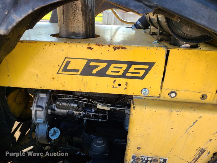 image for item GO9448 1985 New Holland L785  skid steer loader