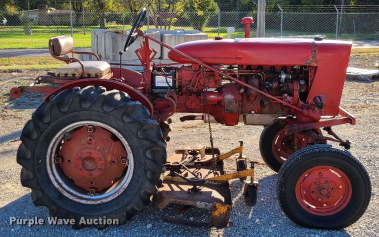 image for item GO9449 Farmall  tractor