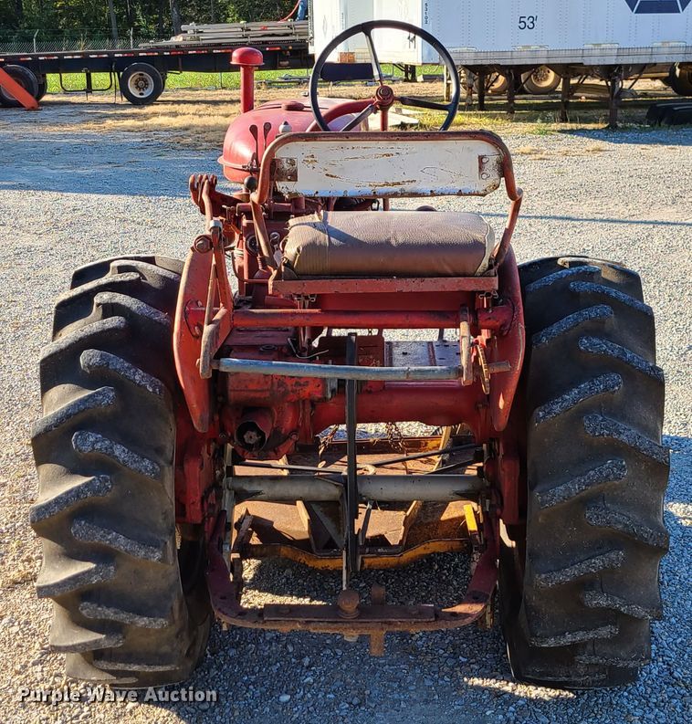 image for item GO9449 Farmall  tractor