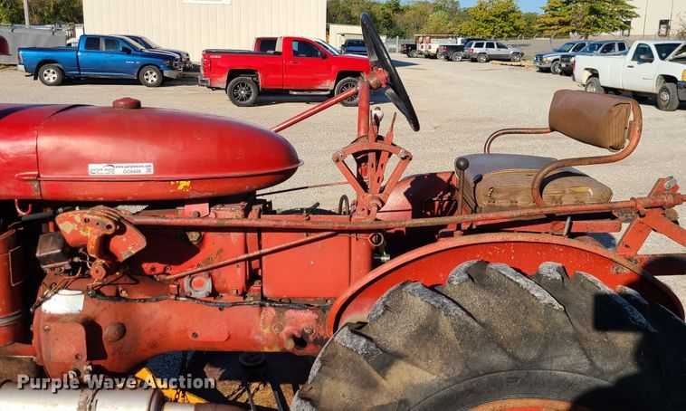 image for item GO9449 Farmall  tractor