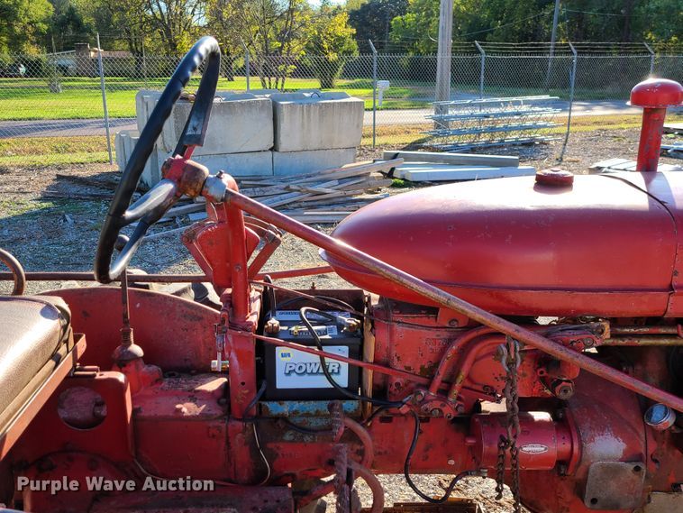 image for item GO9449 Farmall  tractor