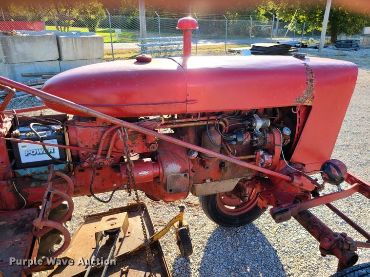 image for item GO9449 Farmall  tractor