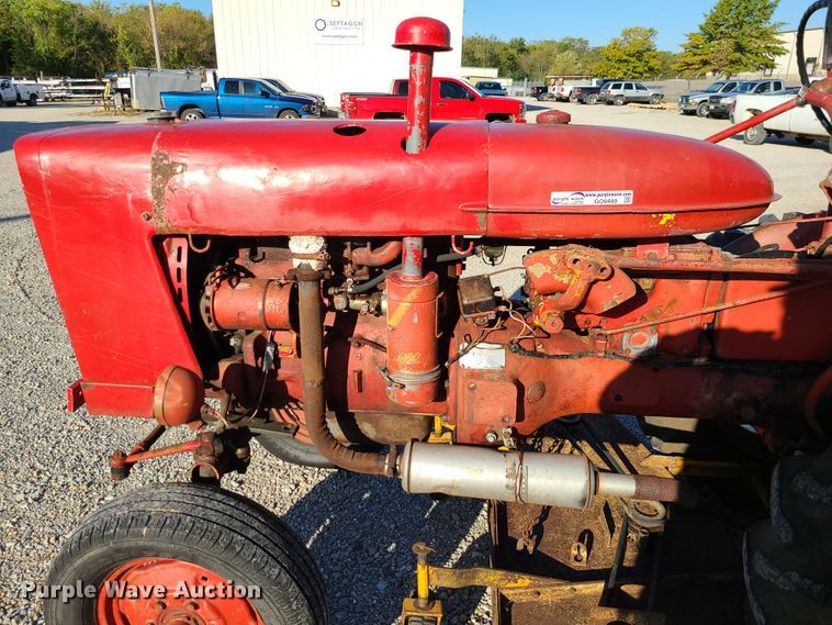 image for item GO9449 Farmall  tractor