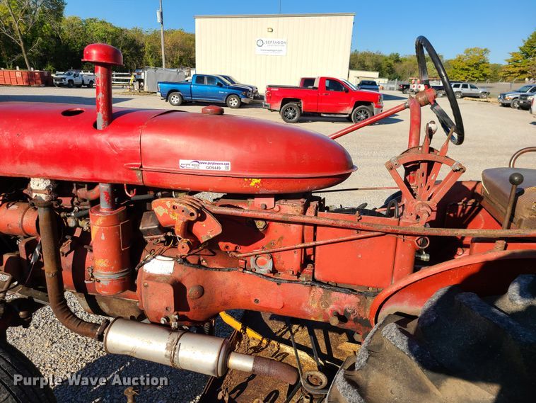 image for item GO9449 Farmall  tractor