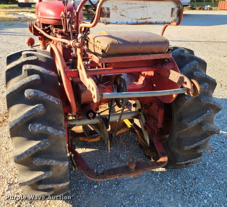 image for item GO9449 Farmall  tractor