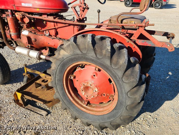 image for item GO9449 Farmall  tractor