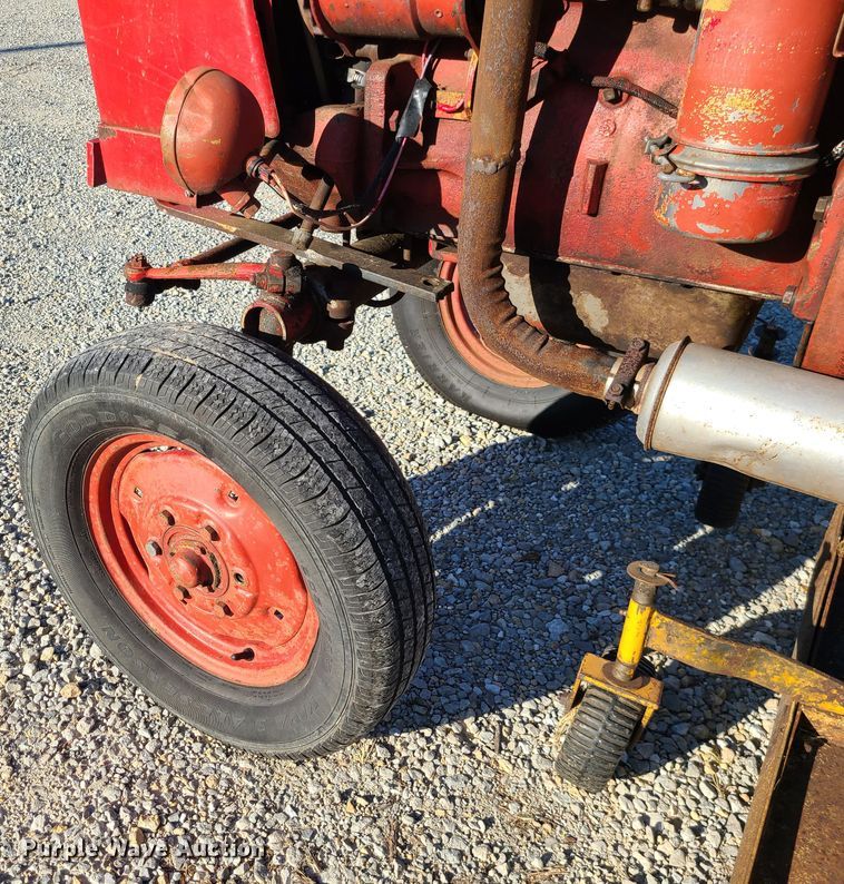 image for item GO9449 Farmall  tractor