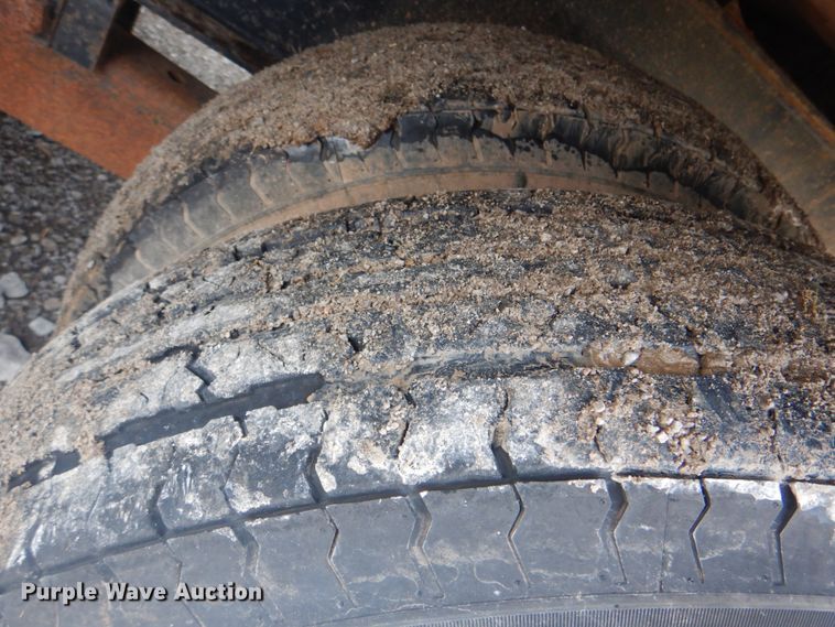 image for item HT9450 2010 Load Max  utility trailer