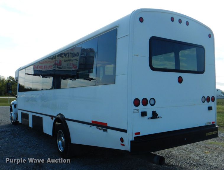 image for item HT9477 2009 International 3200  shuttle bus