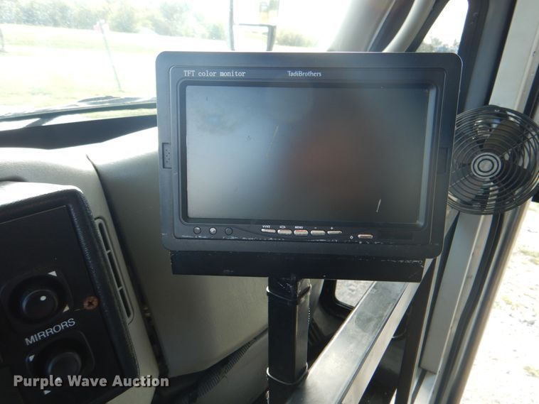 image for item HT9477 2009 International 3200  shuttle bus