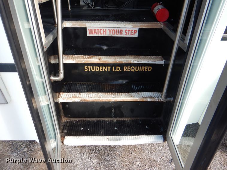 image for item HT9477 2009 International 3200  shuttle bus