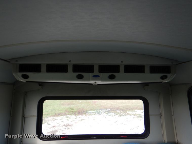 image for item HT9477 2009 International 3200  shuttle bus