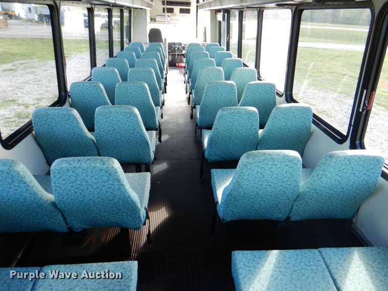 image for item HT9477 2009 International 3200  shuttle bus