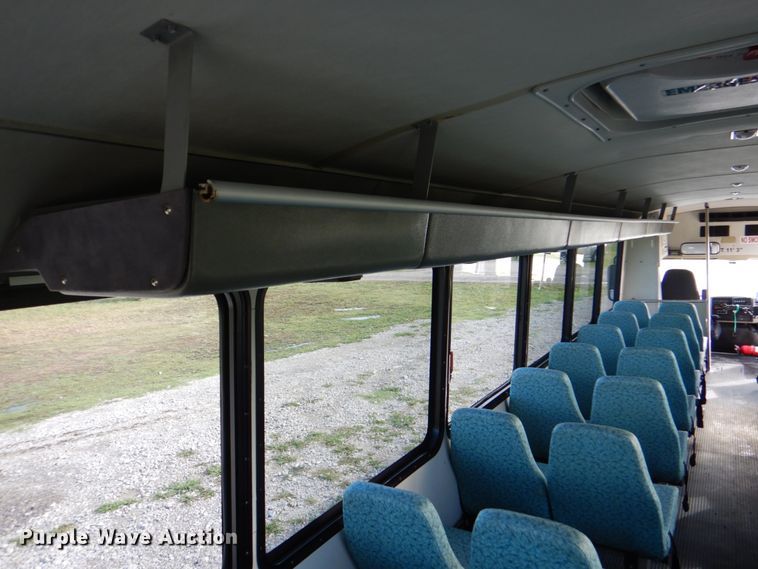 image for item HT9477 2009 International 3200  shuttle bus