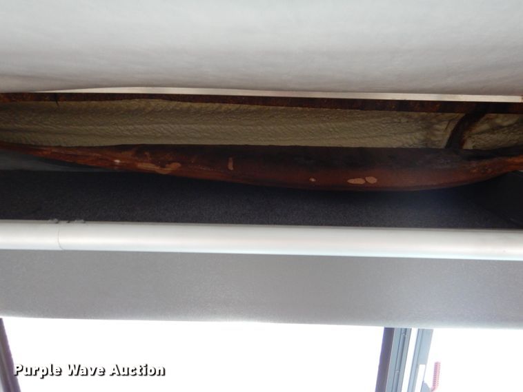 image for item HT9477 2009 International 3200  shuttle bus