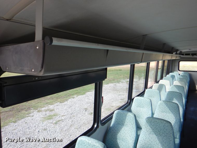 image for item HT9477 2009 International 3200  shuttle bus