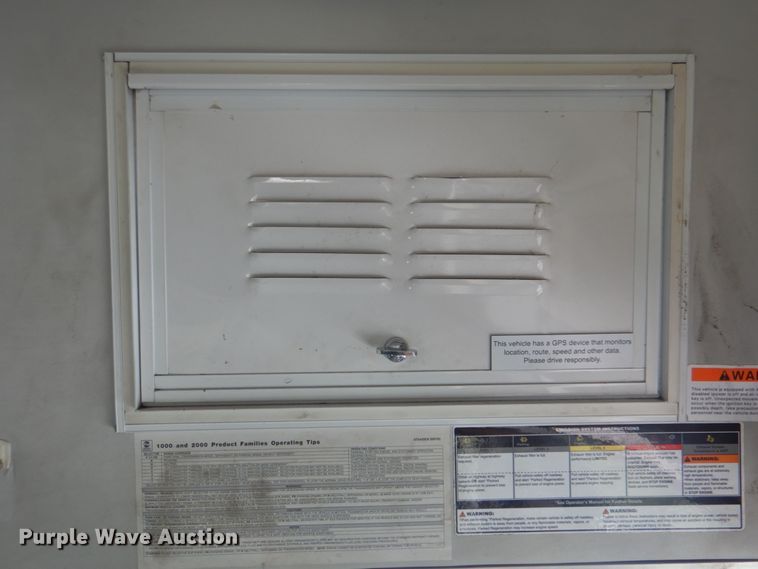 image for item HT9477 2009 International 3200  shuttle bus